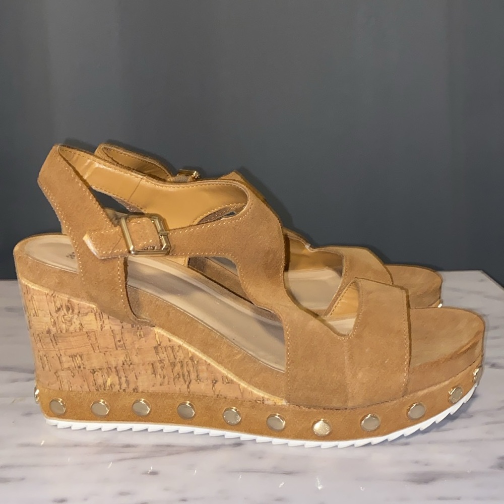 Shoes - Picture 2 of 5